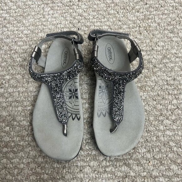 Aetrex® Lindsey Embellished Arch Support Memory Foam Sandal silver gray size  5 - Picture 1 of 11